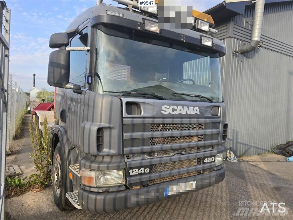Scania P124 Camion con gancio di sollevamento