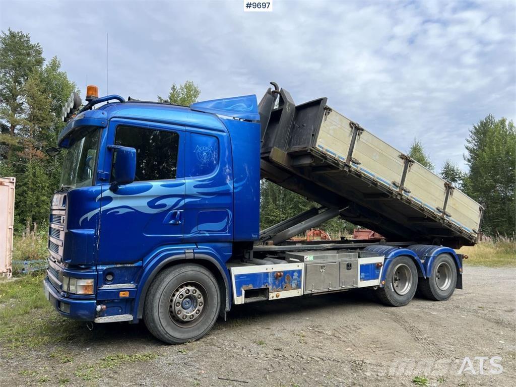 Scania R124GB6X4NB470 Camion con gancio di sollevamento