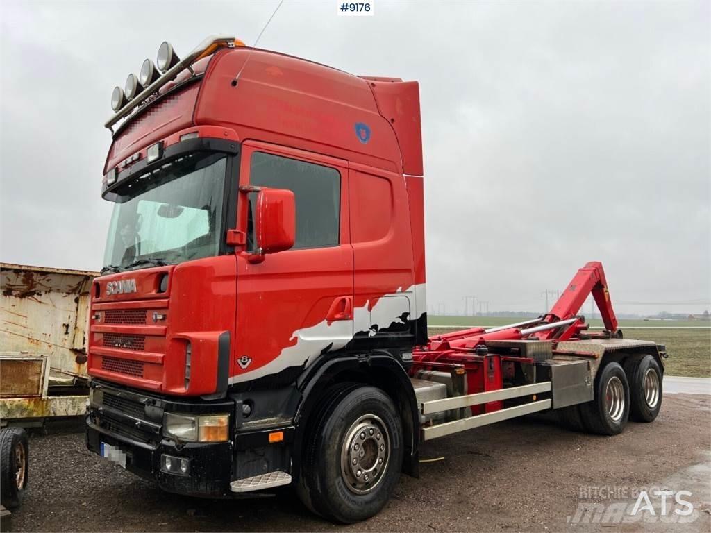 Scania R144GB6X4NA530 Camion con gancio di sollevamento
