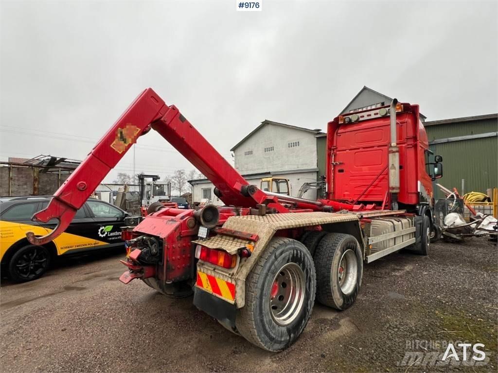 Scania R144GB6X4NA530 Camion con gancio di sollevamento