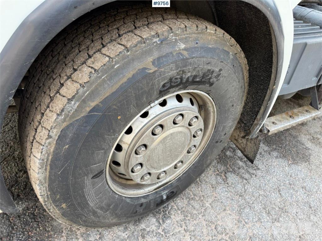 Scania R560 8X4 Camion con gancio di sollevamento