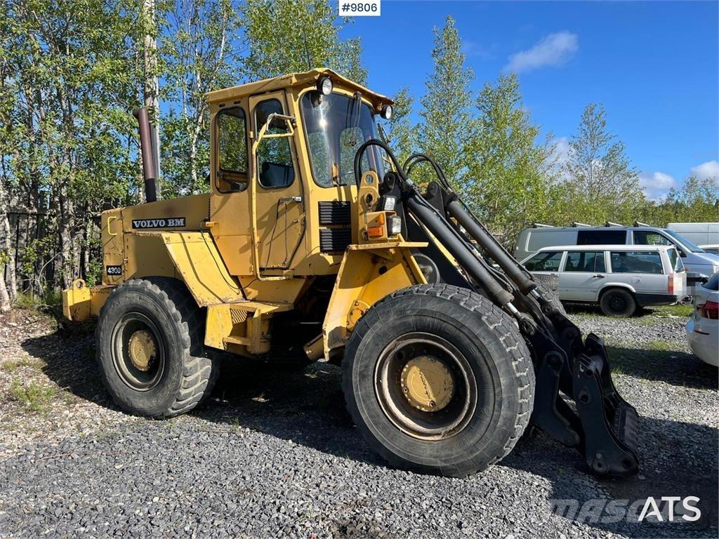 Volvo BM 4300 Pale gommate