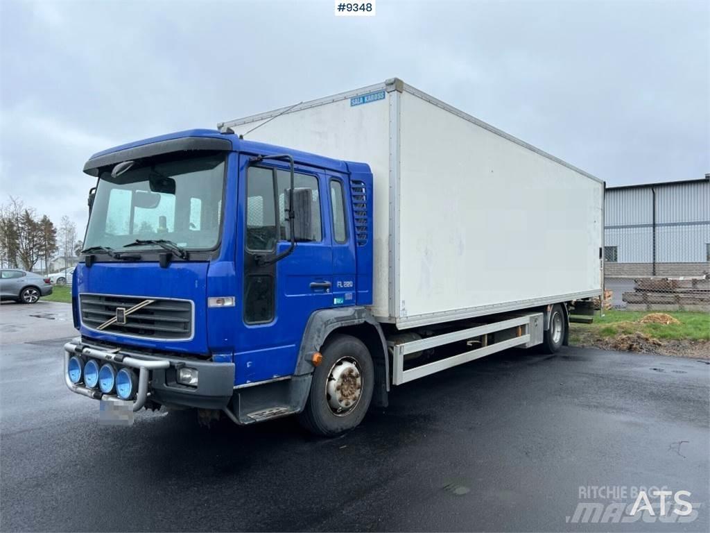Volvo FL6 4X2 Camion cassonati