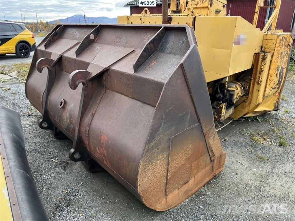 Volvo L180C Pale gommate