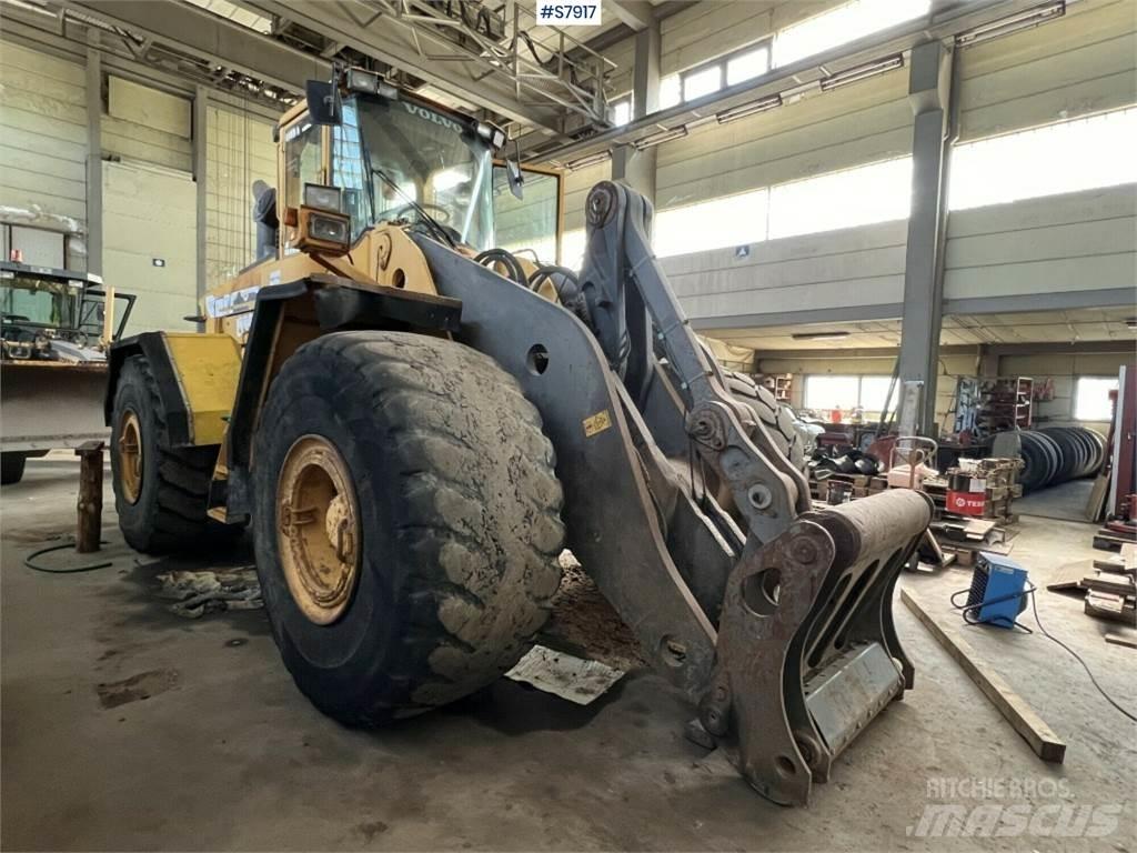 Volvo L220D Pale gommate