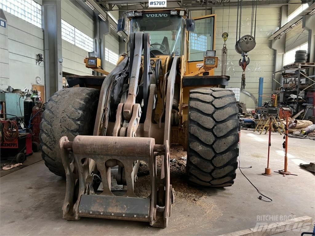 Volvo L220D Pale gommate