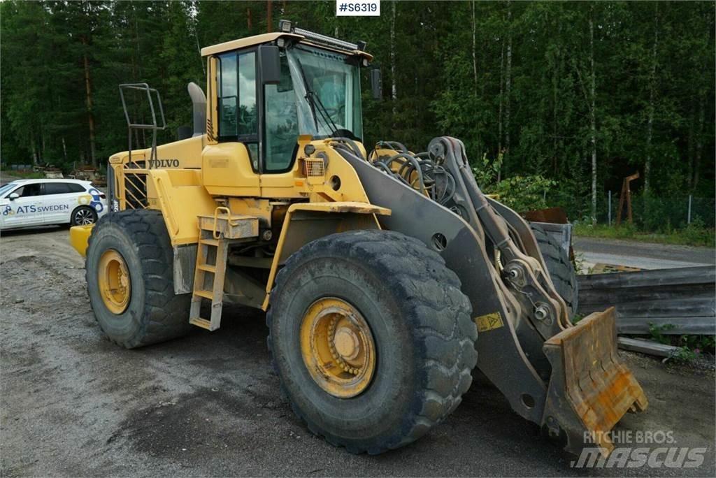 Volvo L220F Pale gommate
