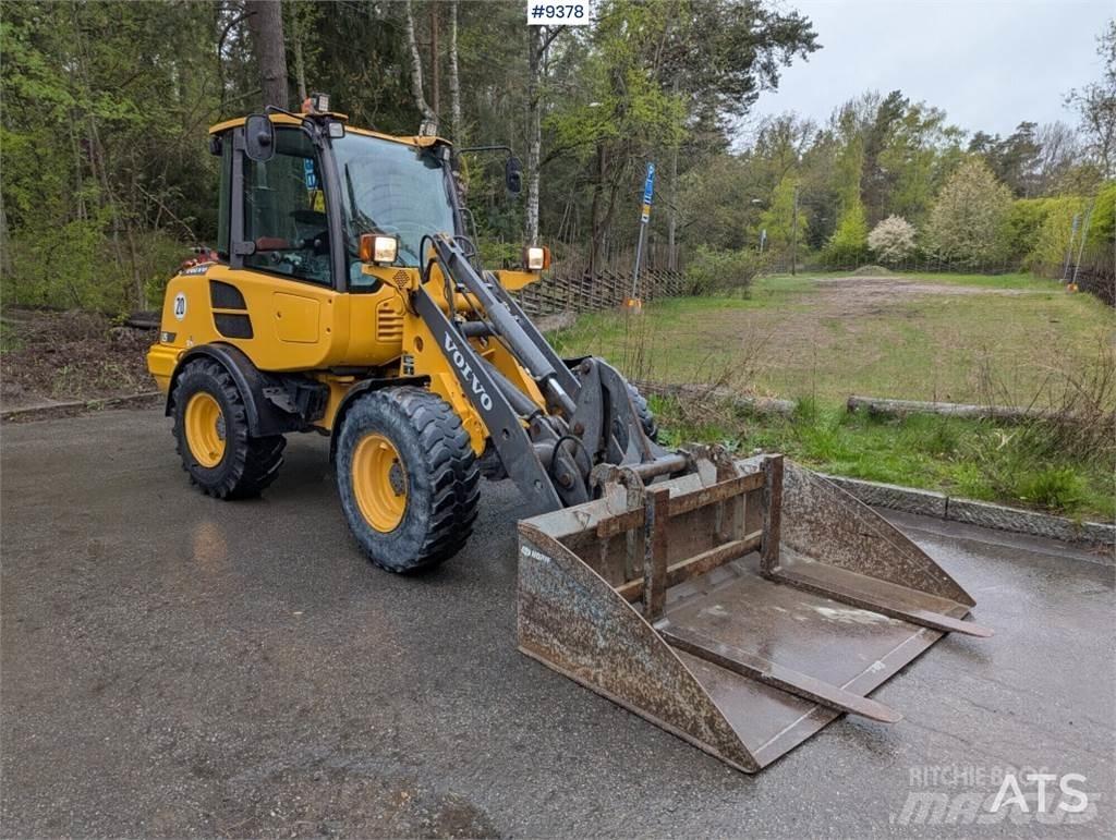 Volvo L25F Dozer gommati