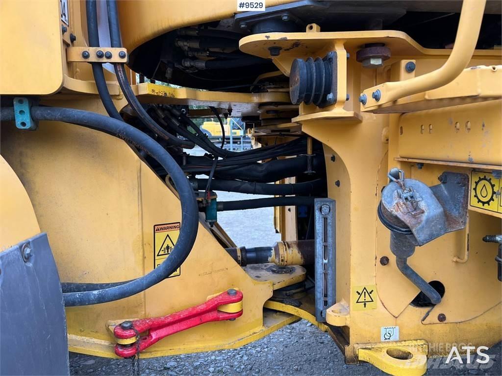 Volvo L60F Pale gommate