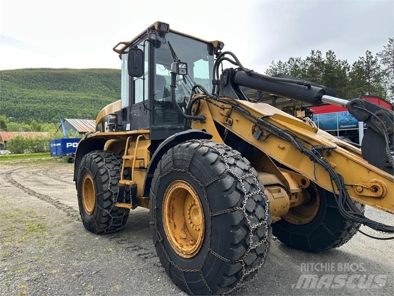 CAT 930 G Pale gommate