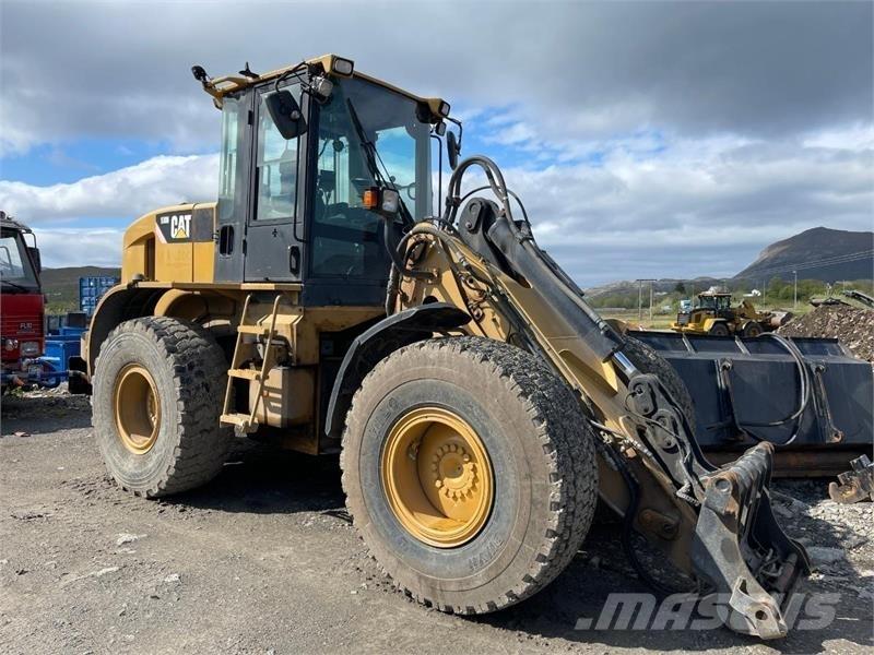 CAT 930 H Pale gommate