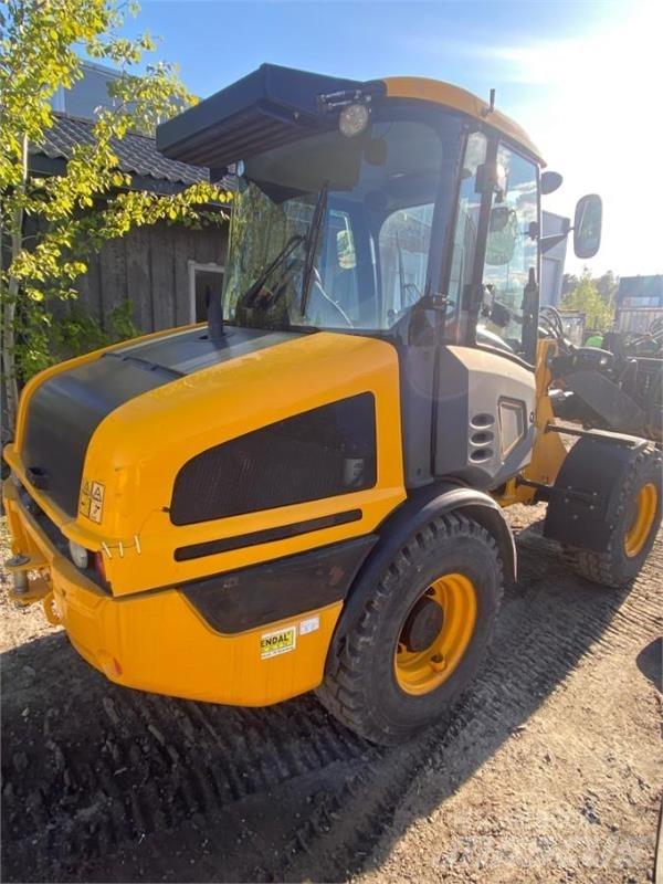 JCB 407 Pale gommate