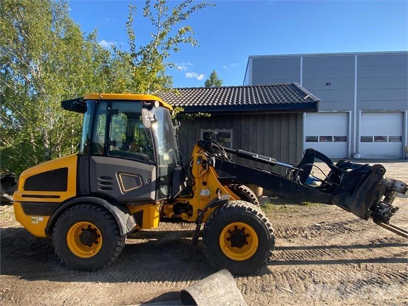 JCB 407 Pale gommate