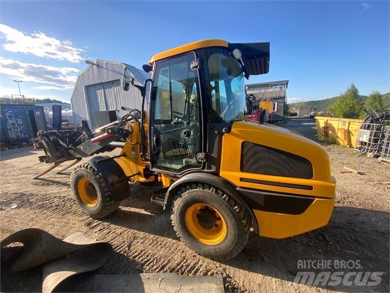 JCB 407 Pale gommate
