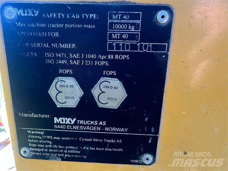 Moxy MT40 Mini dumper