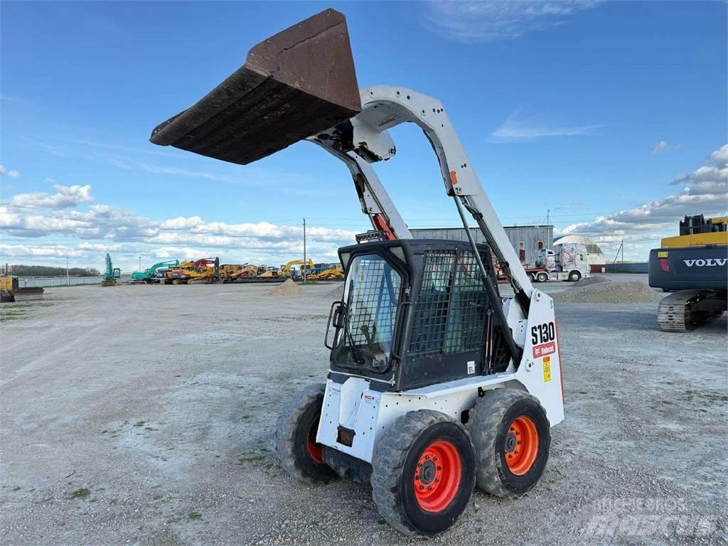 Bobcat S130 Mini pale
