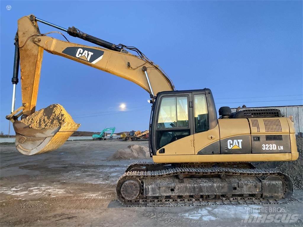 CAT 323 DLN Escavatori cingolati