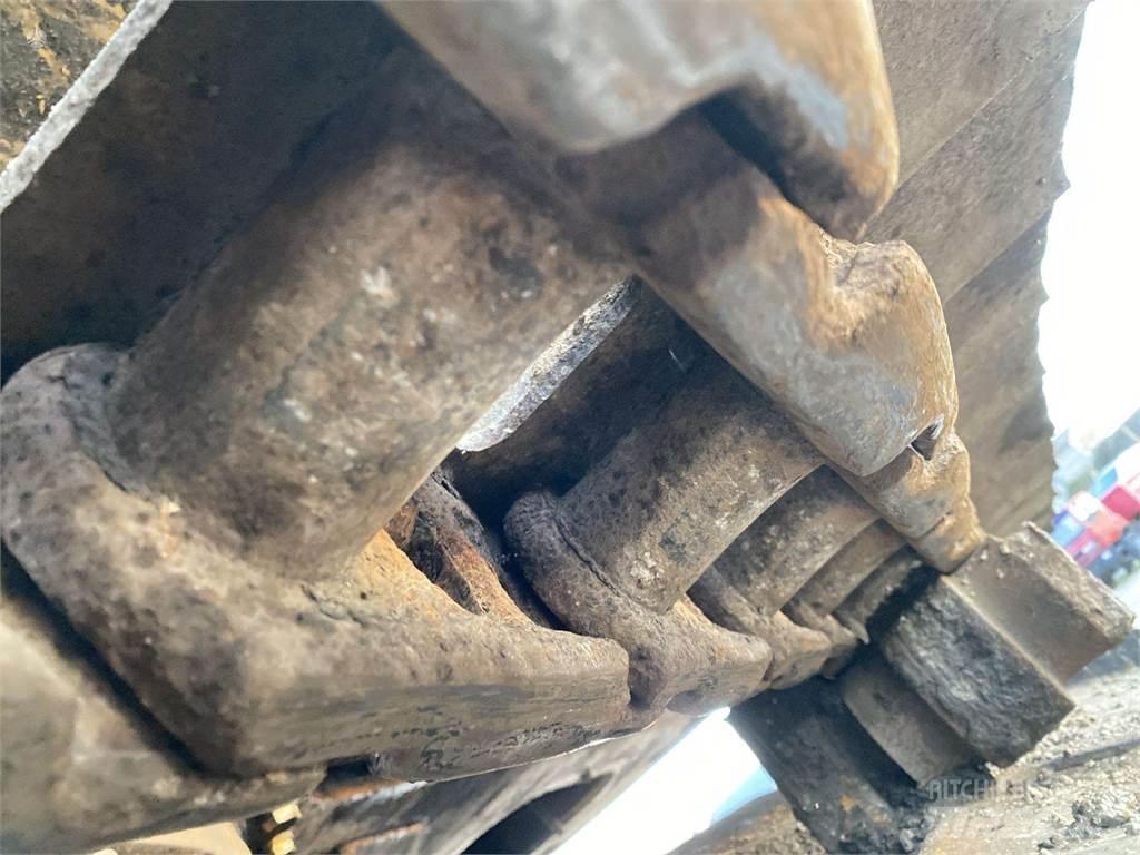 CAT 323 DLN Escavatori cingolati