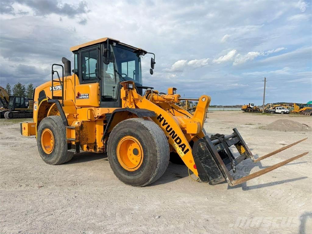 Hyundai HL 955 Pale gommate