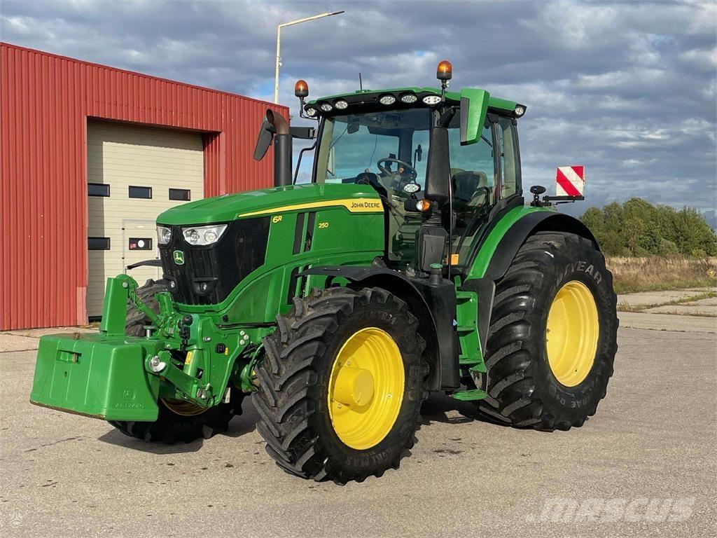 John Deere 6R 250 Trattori