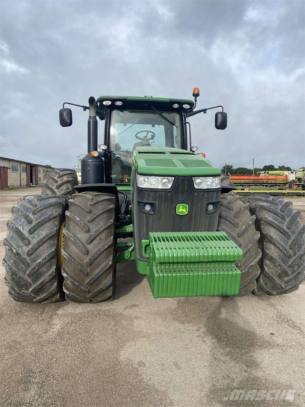 John Deere 8335R Trattori