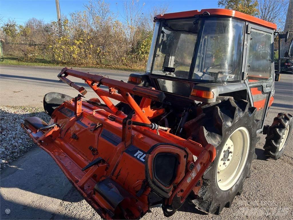 Kubota GL320 Trattori