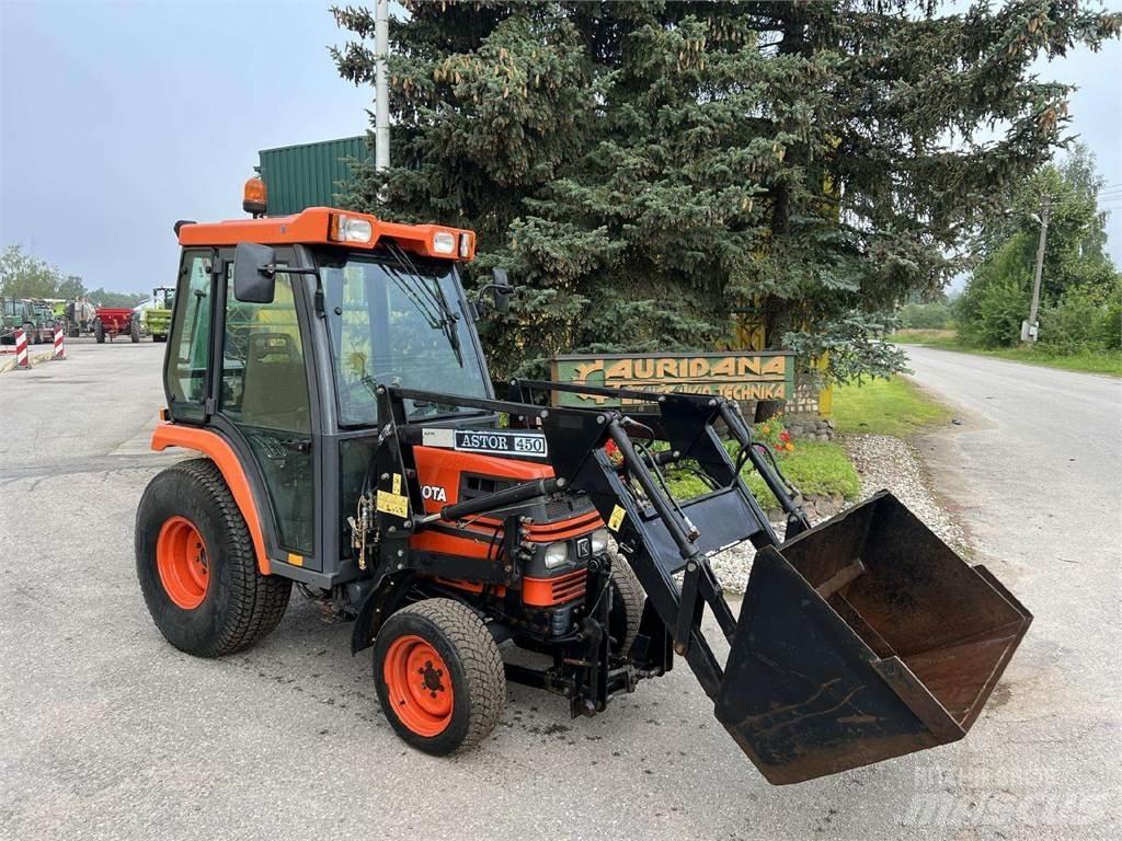 Kubota ST-30 Trattori
