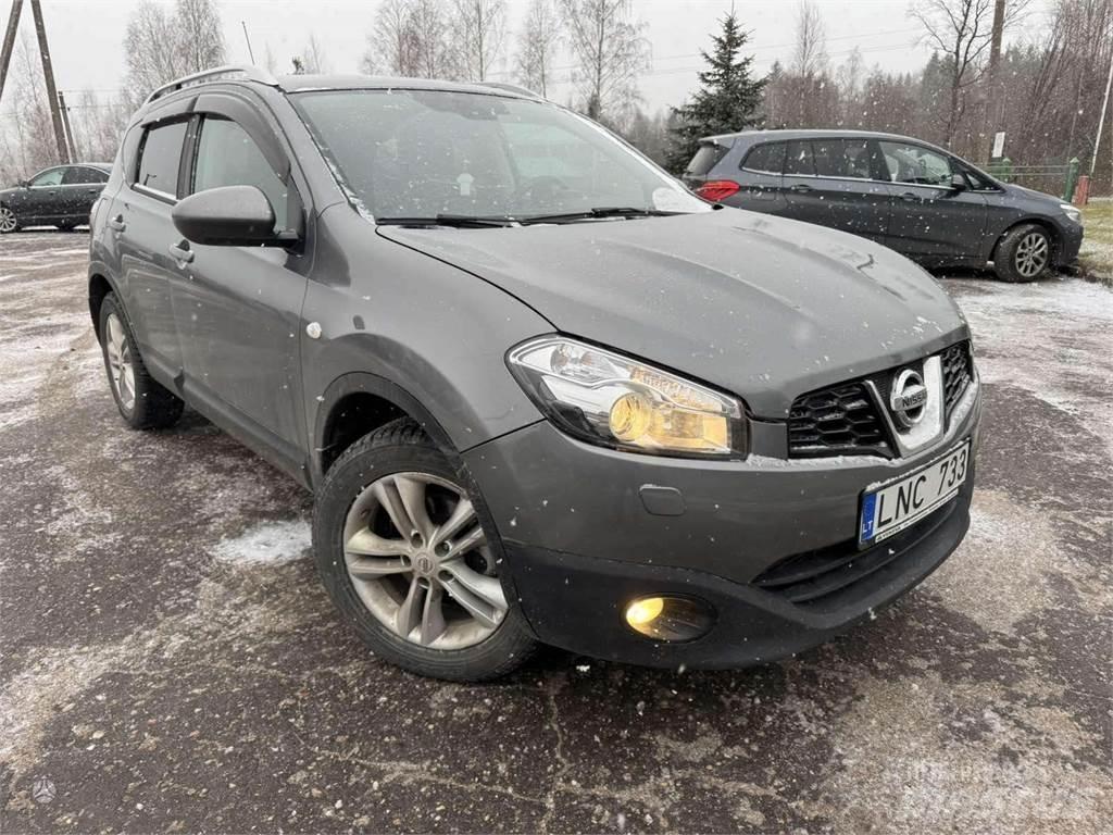 Nissan  Auto