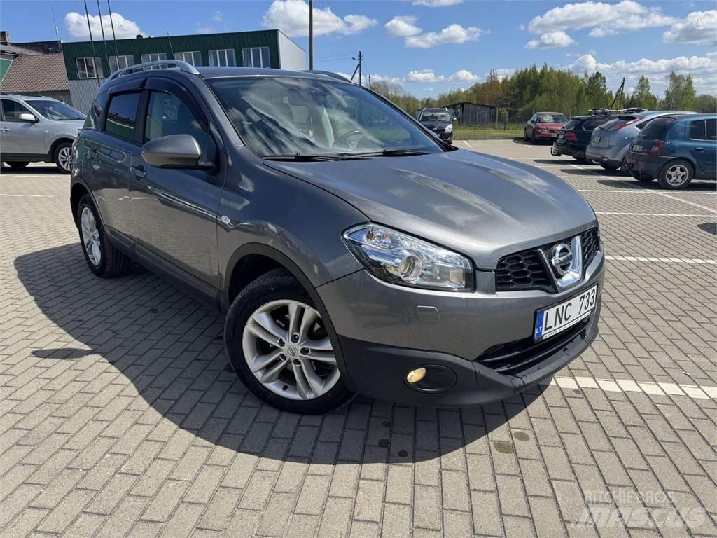 Nissan  Auto