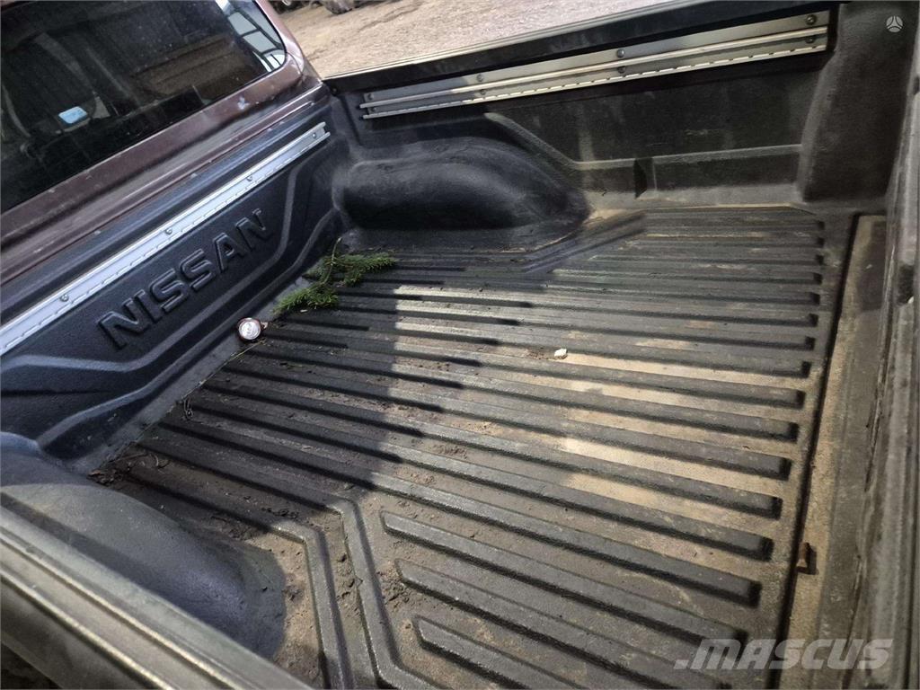 Nissan  Auto