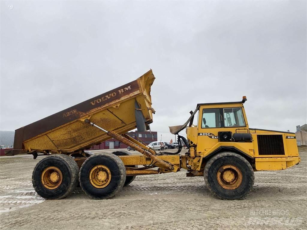 Volvo A25C , Nr.2 Dumpers articolati