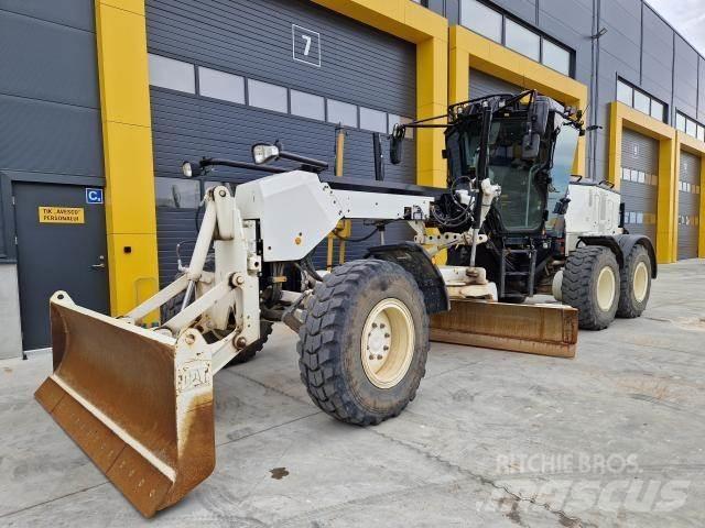 CAT 120AWD Motorgraders