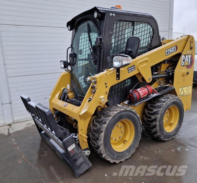 CAT 226D3 Mini Pale Gommate