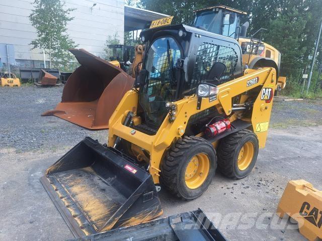 CAT 226D3 Pale gommate