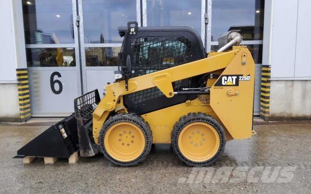 CAT 226D3 Pale gommate