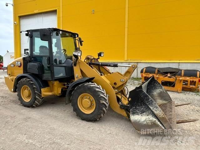 CAT 906-14 Pale gommate