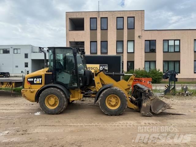 CAT 906M Pale gommate