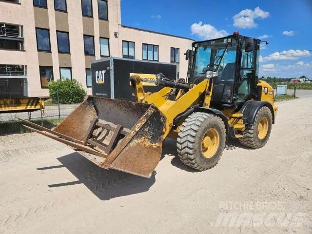 CAT 908M Pale gommate