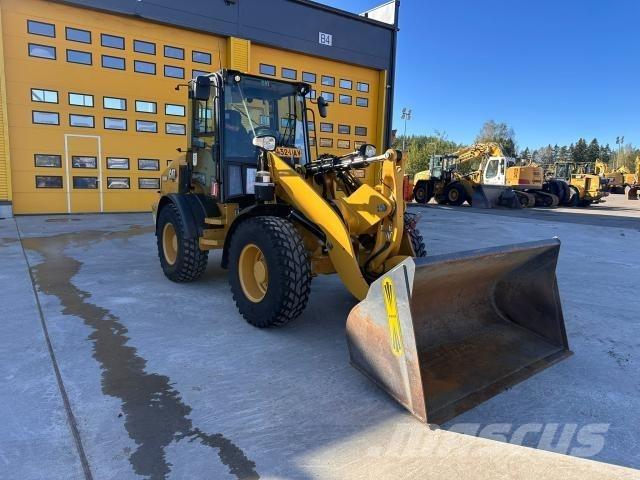 CAT 908M Pale gommate