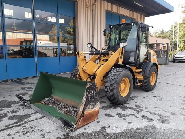 CAT 908M Pale gommate