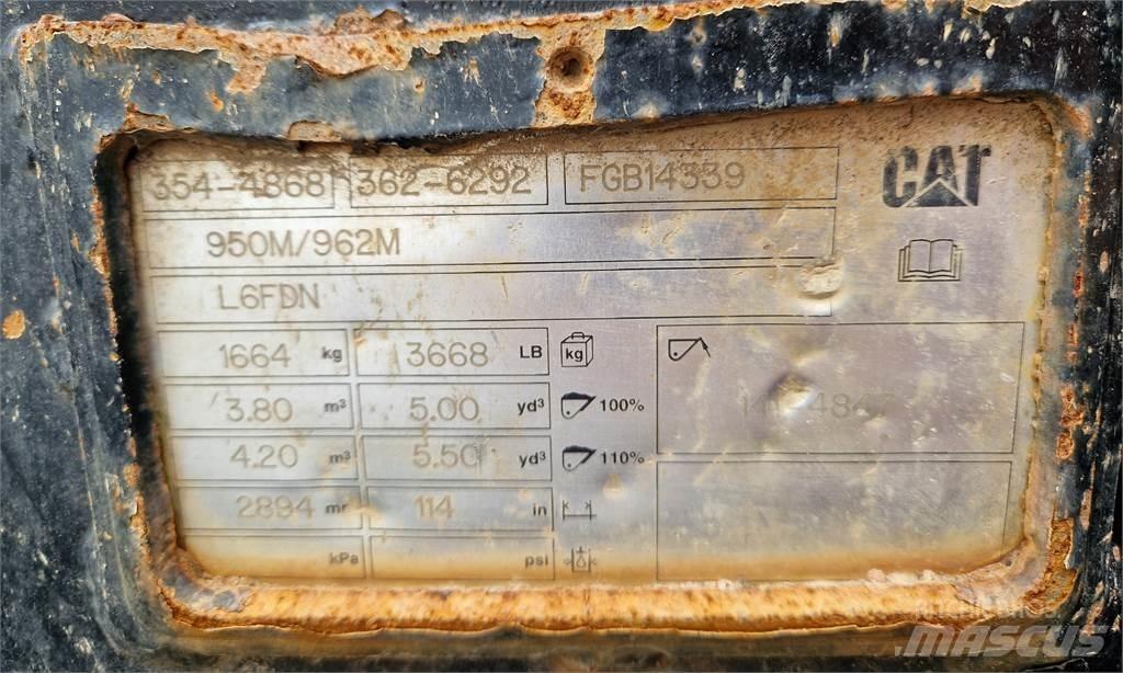 CAT 962M Pale gommate