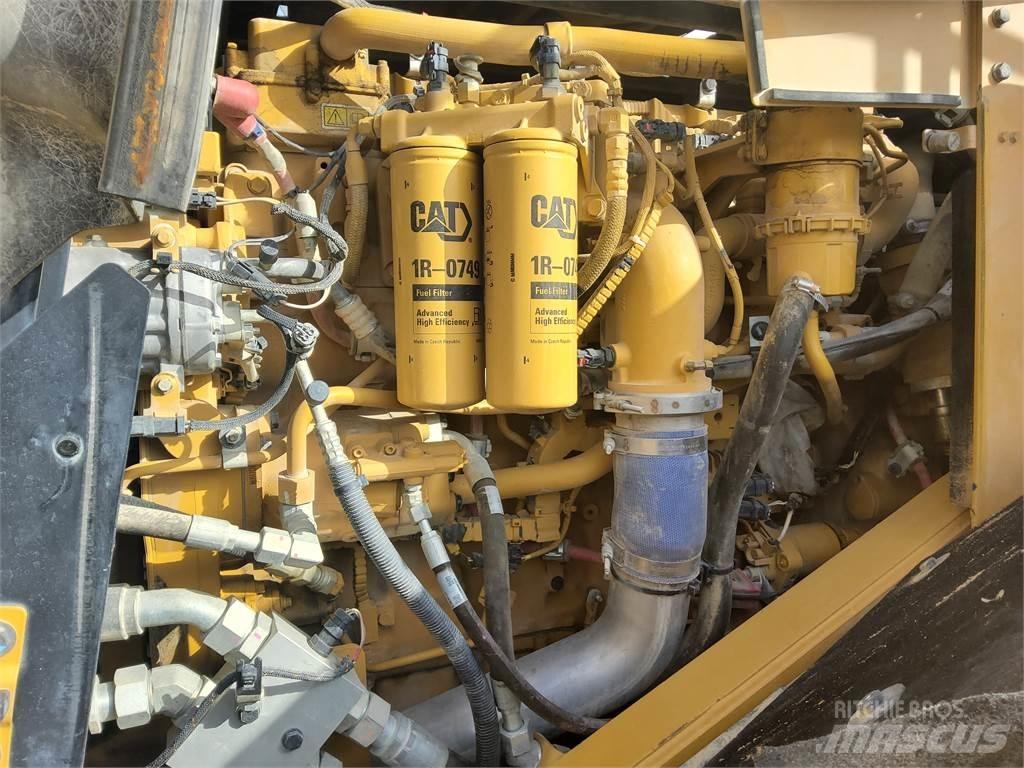 CAT 982M Pale gommate