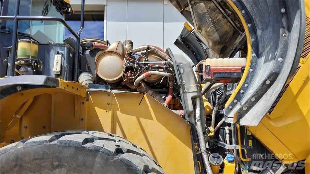 CAT 982M Pale gommate
