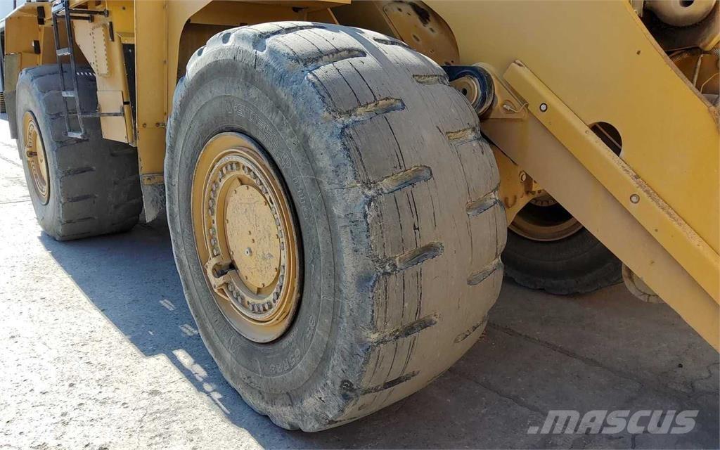 CAT 988K XE Pale gommate