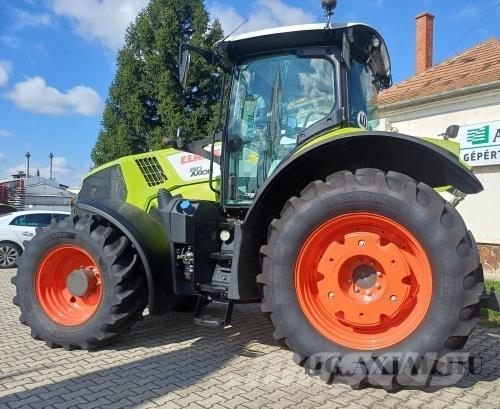 CLAAS Axion 810 Trattori