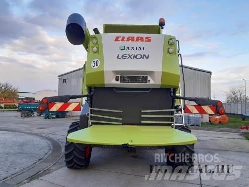 CLAAS Lexion 670 Mietitrebbiatrici
