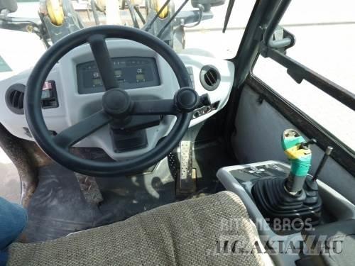 Komatsu 65 Pale gommate