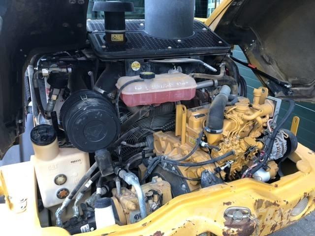 CAT 906 H 2 Pale gommate