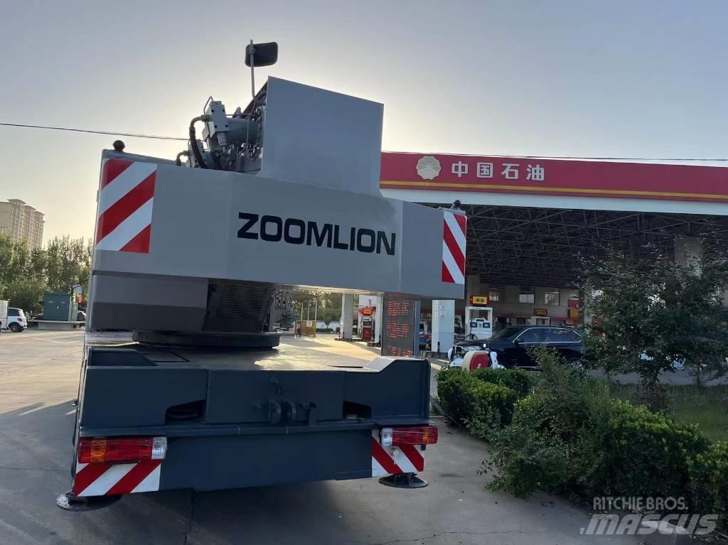 Zoomlion QY25V Gru per tutti i terreni