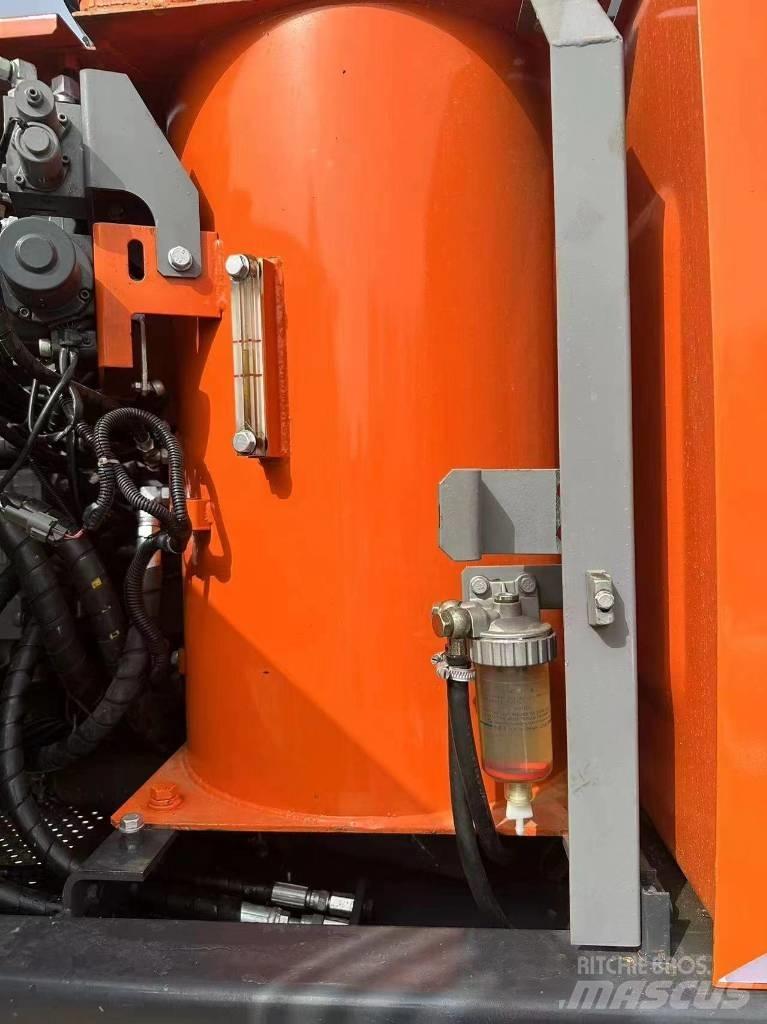 Hitachi 130 Escavatori cingolati